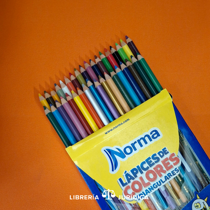 Crayones de madera Triangular 36 colores  NORMA